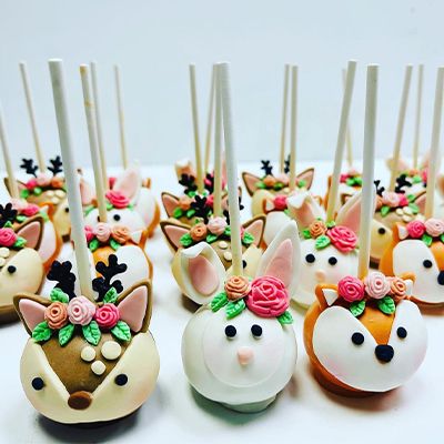 Woodland-Themed Cake Pops